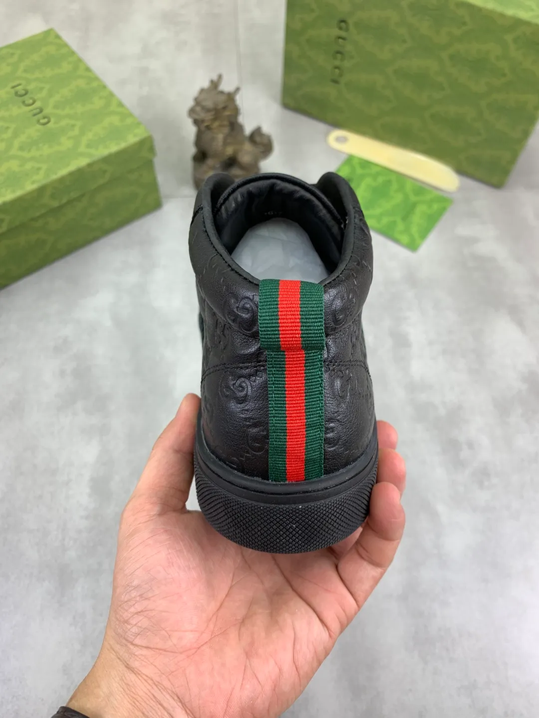 Men's shoes 💰P460 💰[New style]🆘 The latest model from Gucci GUCCI official website 🎁Classic casual fashion high-top men's shoes 👟Hot style 💥The version is simple and elegant, exclusive for trendy men. Unique official website latest brand elements 👑Gucci original decoration, fashionable and generous, original soft calfskin fabric➕Comfortable soft first-layer pigskin lining ✅The official website specifies the wear-resistant casual outsole, the classic model is taken in kind🎬Color: 4️⃣colors available😍Number: 38-44